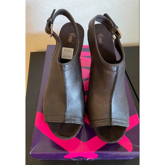 NEW-Fioni Brown Kontroversy Studded Heels-Sz 9.5 - Picture 2 of 10